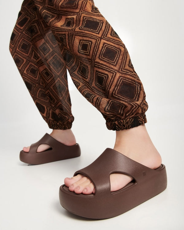 Melissa Free Cut Out Platform - Bronze